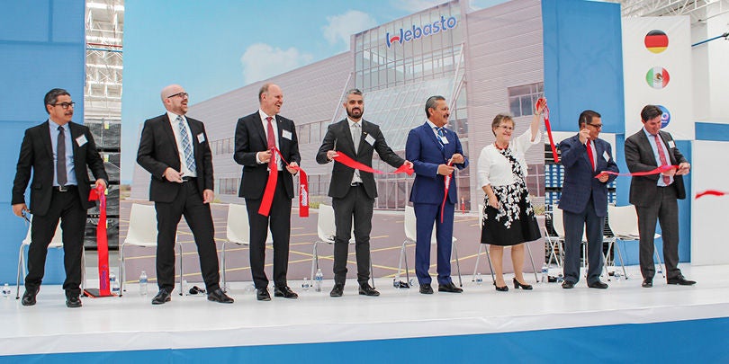 Irapuato'daki tesisin resmi açılışı