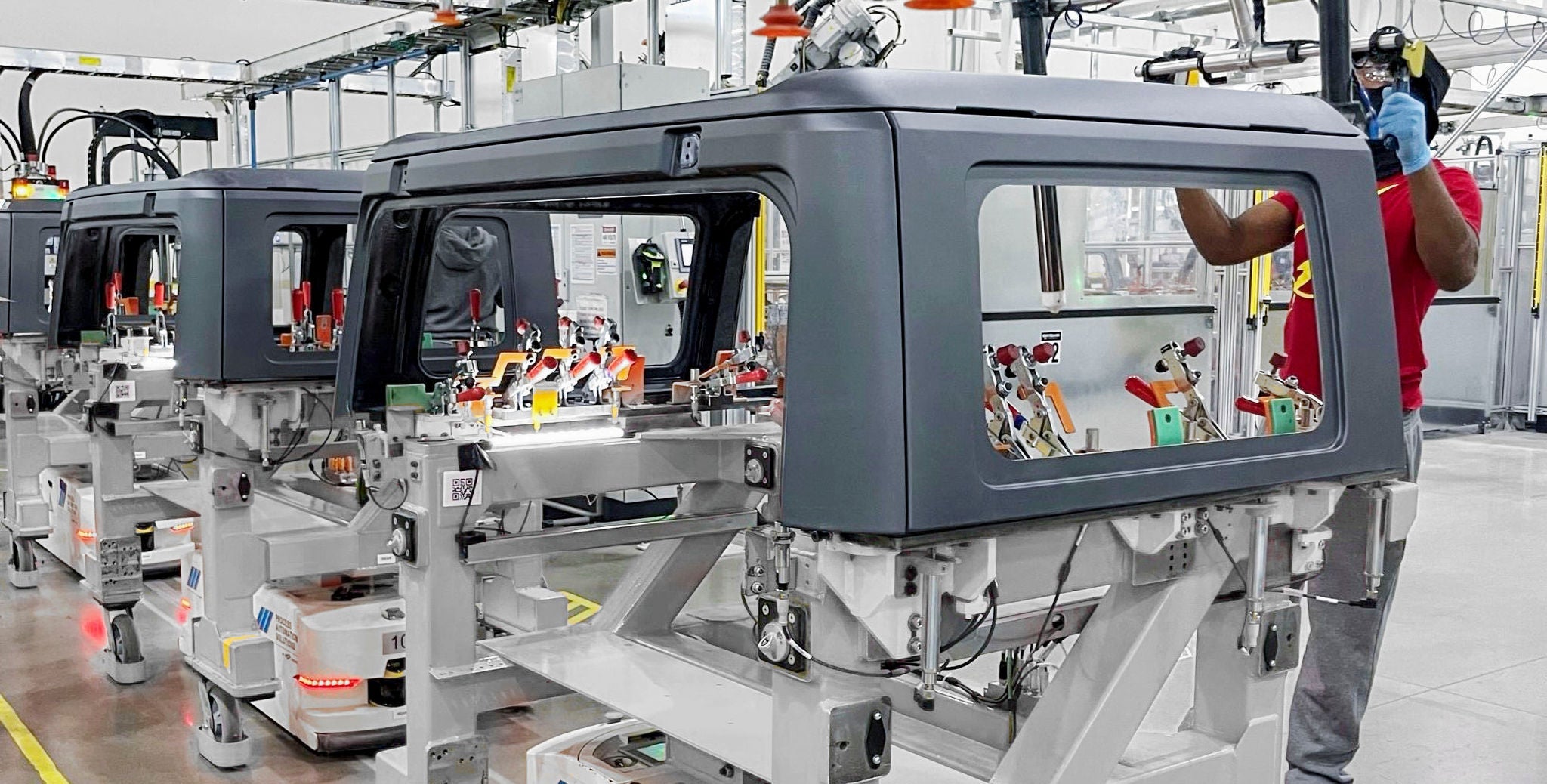 Production line paper honeycomb roof © Webasto Group