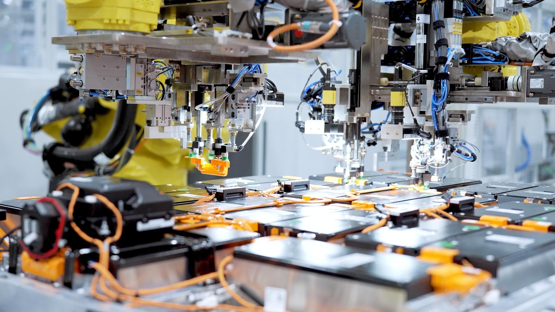 Webasto fabrikasında araç akülü Batarya tesisi