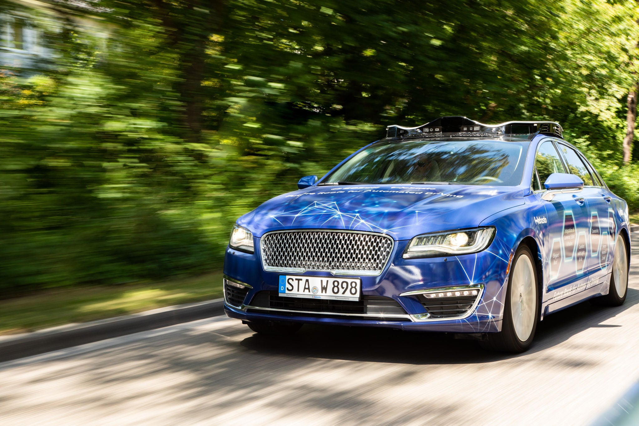 Elegant sensor integration in the roof enables autonomous driving