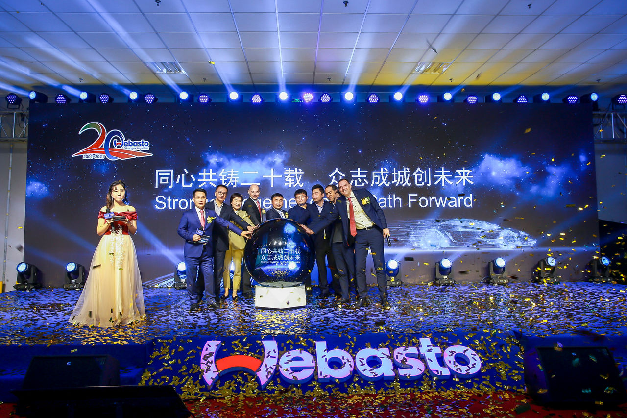 20-jähriges Jubiläum von Webasto China mit Führungskräften, Feier zur Stärkung der Marktposition und Positionierung als globaler Systempartner im Pressebereich