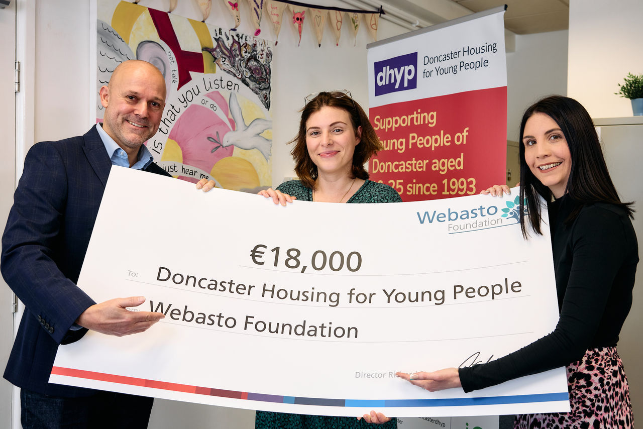 Pix: Shaun Flannery/shaunflanneryphotography.com

COPYRIGHT PICTURE>>SHAUN FLANNERY>01302-570814>>07778315553>>

28th November 2023

Webasto Foundation cheque presentation to Doncaster Housing for Young People

L-R Richard Stoakes, Managing Director at Webasto Thermo & Comfort UK Ltd, MichÃ¨le Beck, CEO, Doncaster Housing for Young People, Kim Jessop, Volunteer Coordinator, Doncaster Housing for Young People.